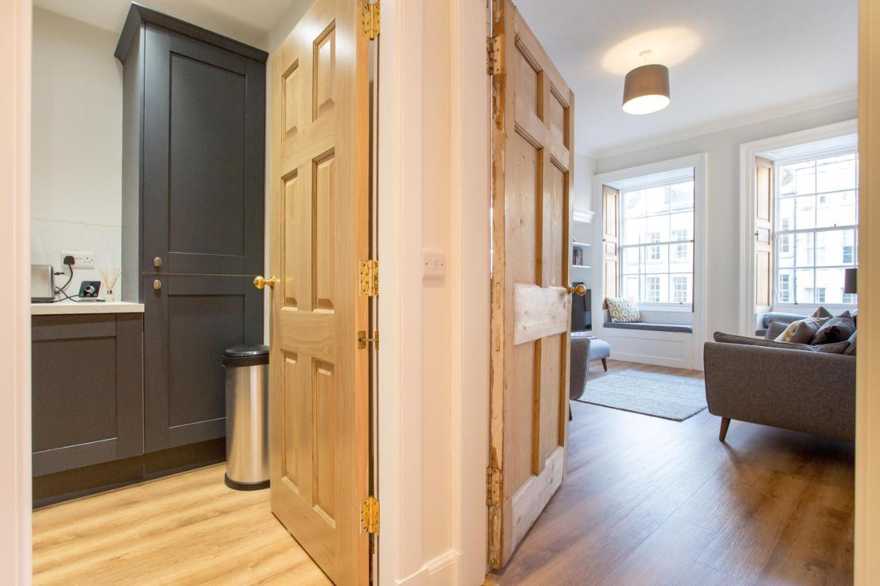 Royal Mile - Old Town Apartment Edinburgh Bagian luar foto