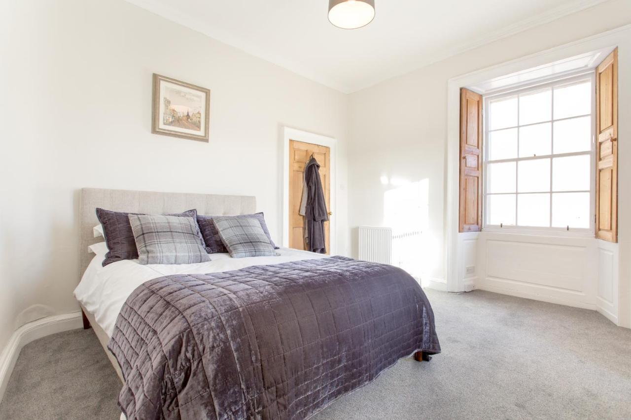 Royal Mile - Old Town Apartment Edinburgh Bagian luar foto